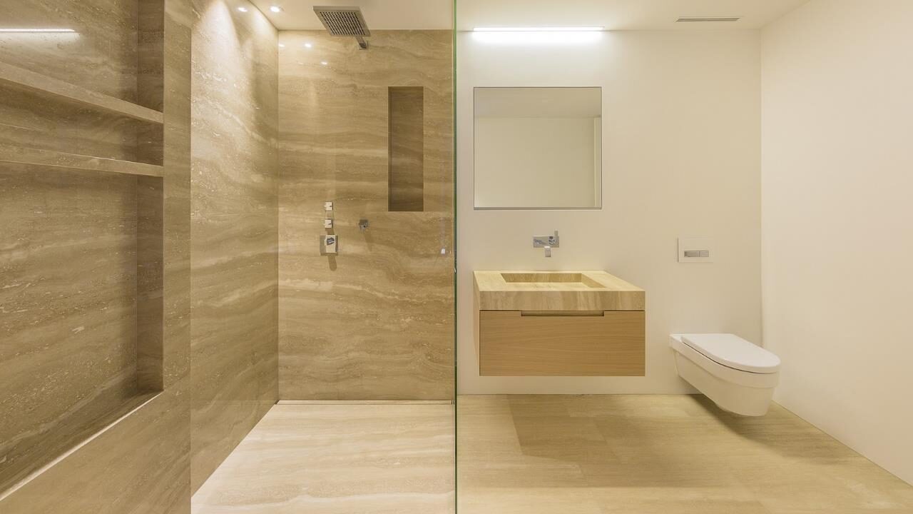 Baño en Travertino Clásico VC.
